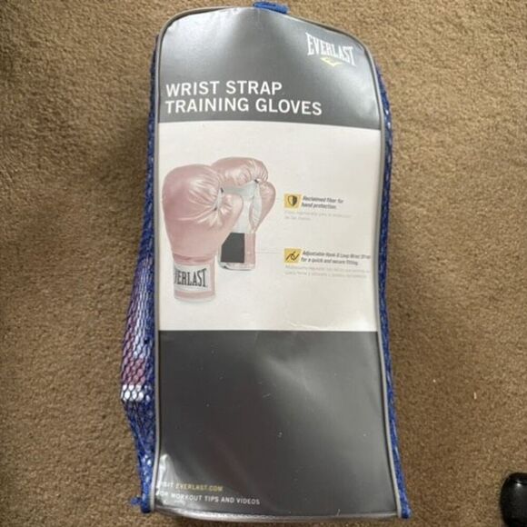 Everlast 12 Ounce Wrist Strap Training Gloves *Open Package* - Picture 3 of 8